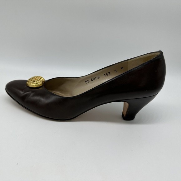 Salvatore Ferragamo Pumps 7 B Brown Gold Hardware Closed Toe Heels Shoes Italy - Picture 4 of 14